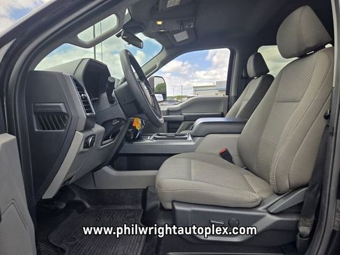 Used 2022 Ford F250 XLT w/ Black Appearance Package AWD/4WD image 9