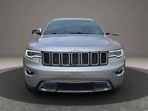 Used 2018 Jeep Grand Cherokee Limited w/ Luxury Group II image 2