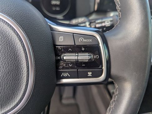 Used 2023 Kia Sorento SX image 28