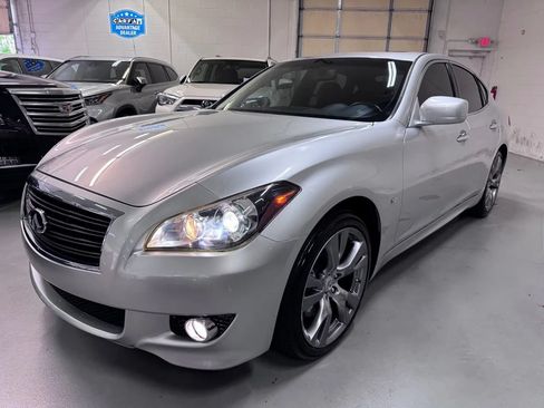 Used 2014 INFINITI Q70 3.7 w/ Premium Package RWD image 7