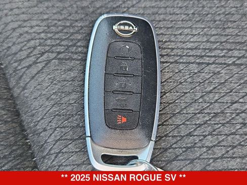 Used 2025 Nissan Rogue SV AWD/4WD image 33