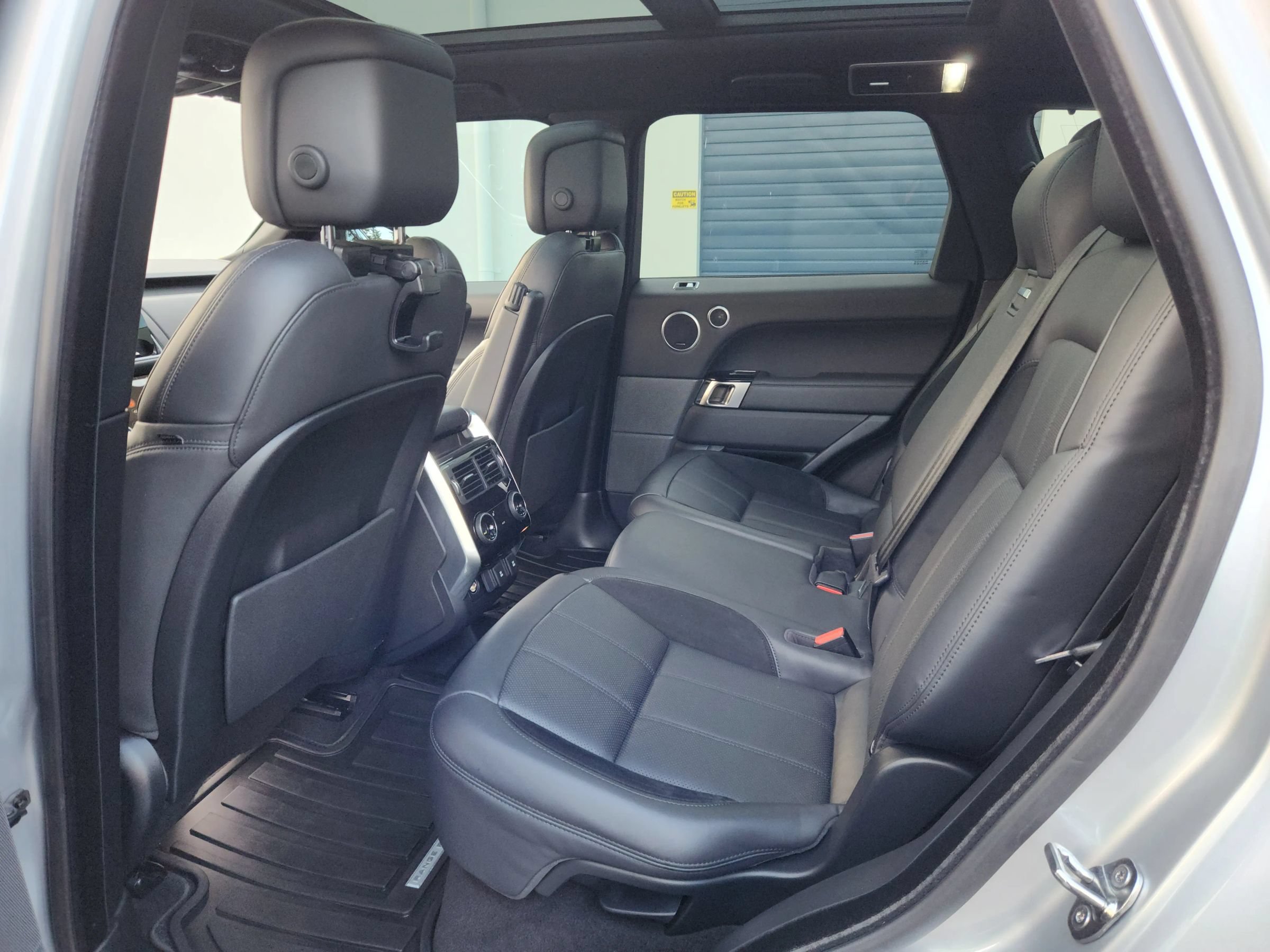 Used 2020 Land Rover Range Rover Sport HST AWD/4WD image 17