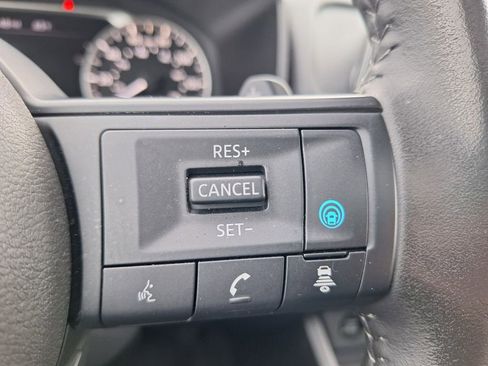 Used 2024 Nissan Rogue SV w/ SV Premium Package image 14