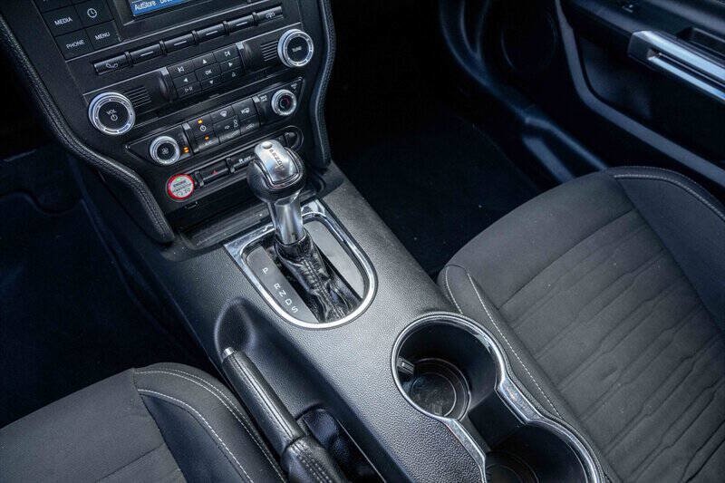 Used 2017 Ford Mustang GT RWD image 15