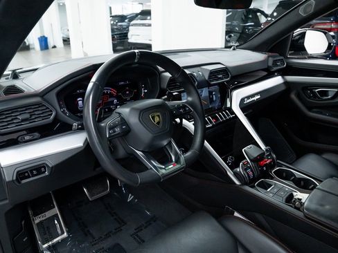 Used 2020 Lamborghini Urus AWD/4WD image 21