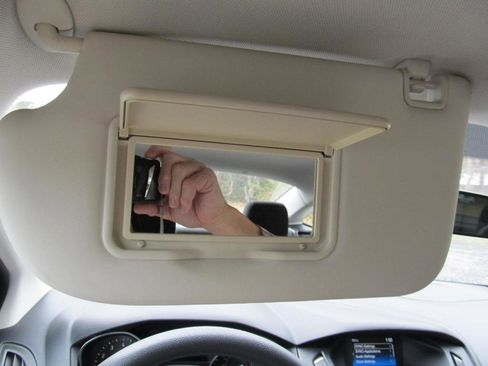 Used 2015 Ford Focus S image 67