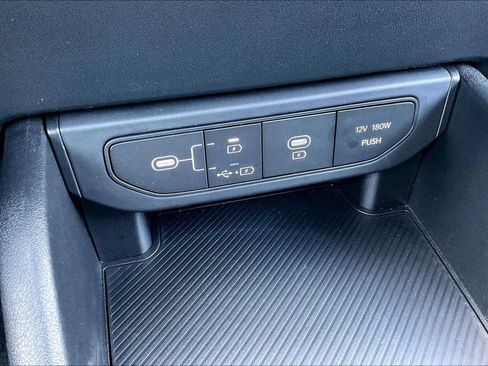 Used 2025 Kia K4 FWD image 32