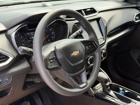 Used 2023 Chevrolet TrailBlazer LT w/ Convenience Package FWD image 10