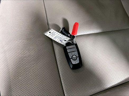 Used 2019 Ford Expedition XLT w/ Equipment Group 202A image 10