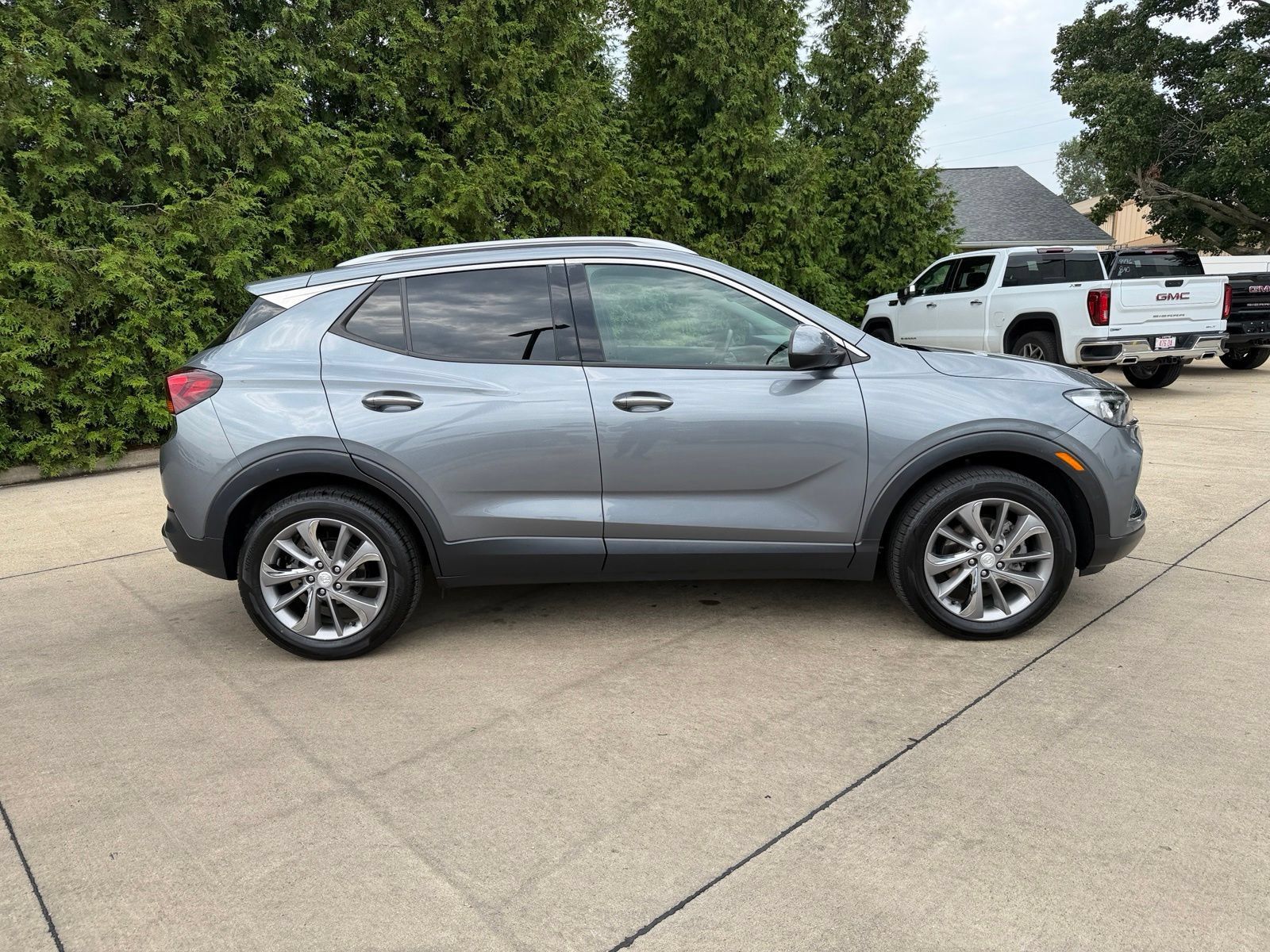 Used 2021 Buick Encore GX Essence w/ Experience Buick Package AWD/4WD image 31