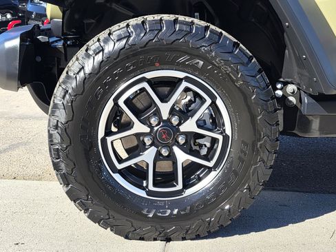 New 2026 Jeep Wrangler Unlimited Rubicon w/ Safety Group image 9