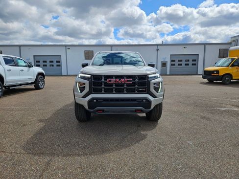 New 2026 GMC Canyon AT4 w/ AT4 Premium Package AWD/4WD image 9