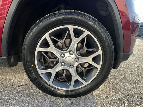 Used 2019 Jeep Grand Cherokee Limited w/ Luxury Group II image 11