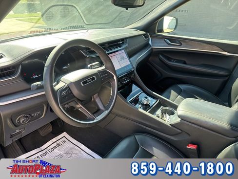 Used 2024 Jeep Grand Cherokee Limited image 23