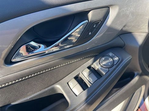 Used 2023 Chevrolet Traverse LT image 22