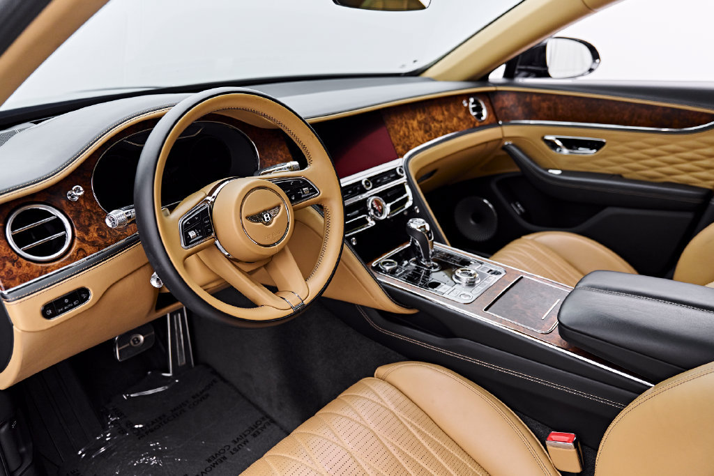 Used 2022 Bentley Flying Spur V8 AWD/4WD image 2