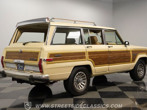 Used 1989 Jeep Grand Wagoneer image 12