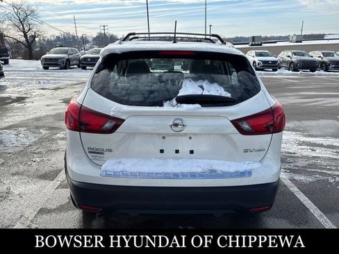 Used 2018 Nissan Rogue Sport SV image 4