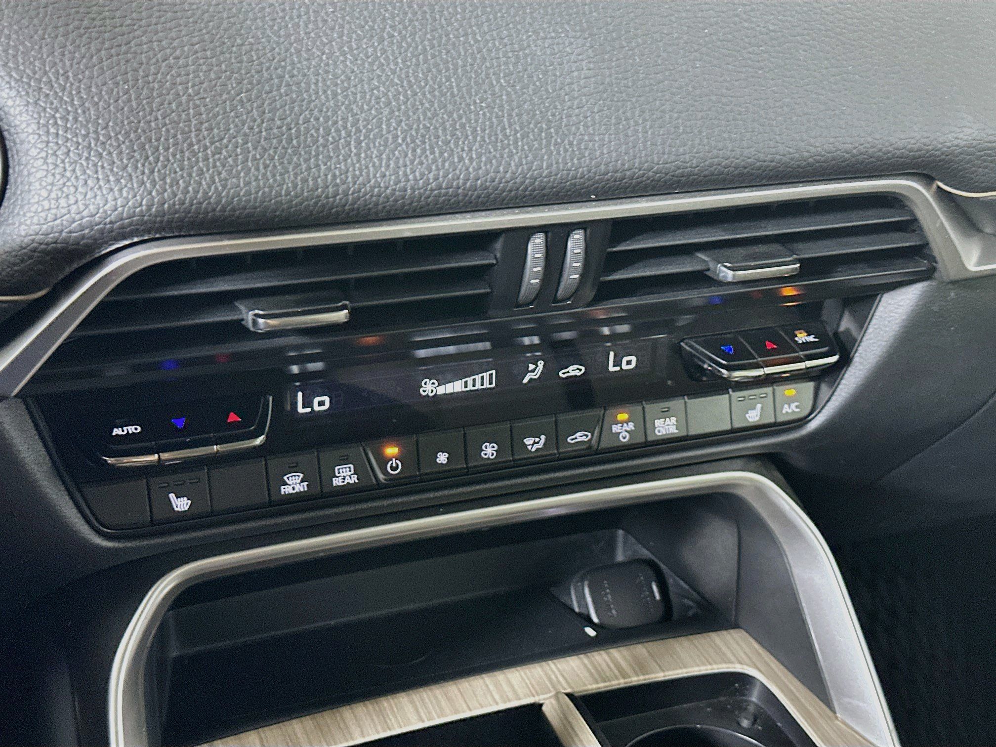 Used 2025 MAZDA CX-90 Plug-In Hybrid w/ Preferred AWD/4WD image 23