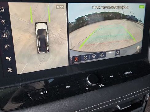 Certified 2025 Nissan Rogue Platinum image 23