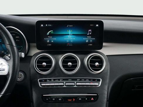 Used 2021 Mercedes-Benz GLC 300 4MATIC image 21