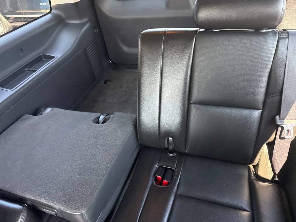 Used 2012 GMC Yukon XL SLT AWD/4WD image 31
