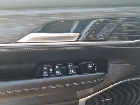 Certified 2024 Jeep Wagoneer Series II AWD/4WD image 25