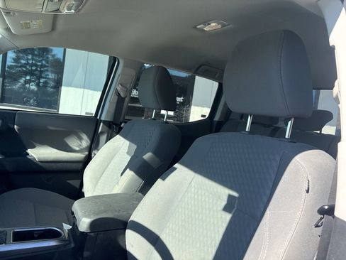 Used 2020 Toyota Tacoma SR5 image 3