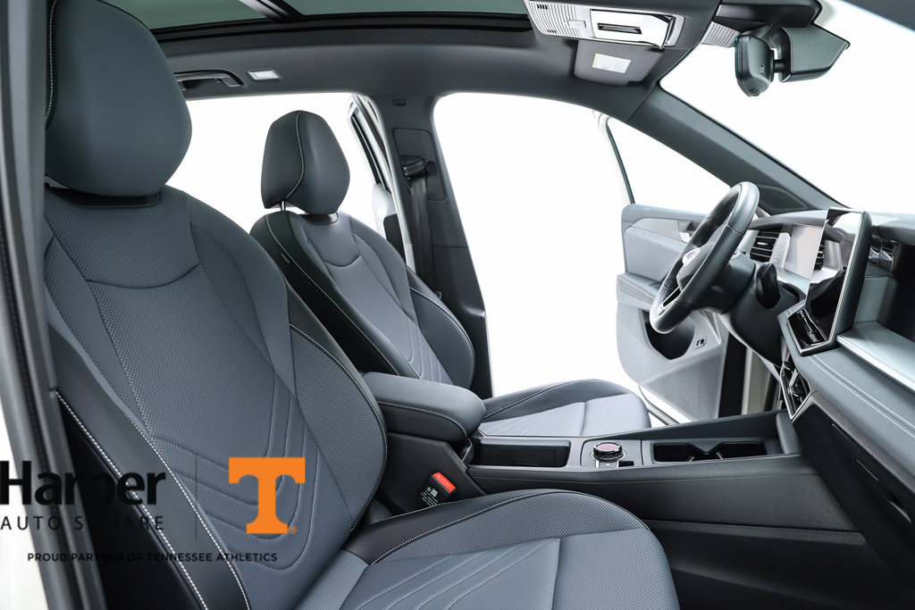 Used 2025 Volkswagen Tiguan SE R-Line FWD image 36