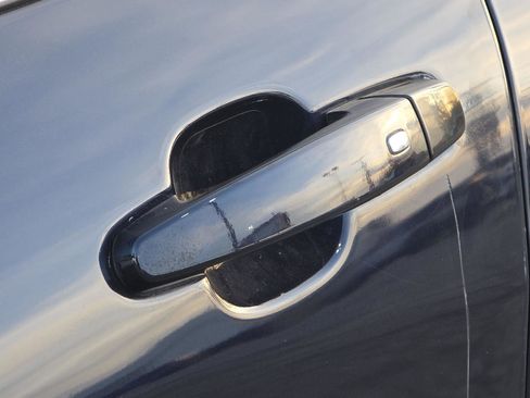 Used 2021 Chevrolet Equinox LT image 36