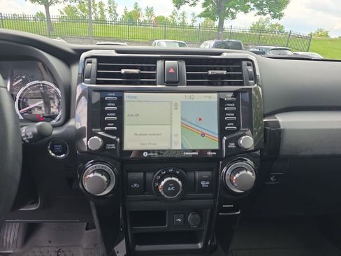 Used 2021 Toyota 4Runner TRD Off-Road Premium w/ Moonroof Package AWD/4WD image 9