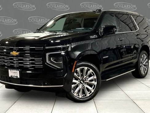 Used 2025 Chevrolet Tahoe High Country image 3