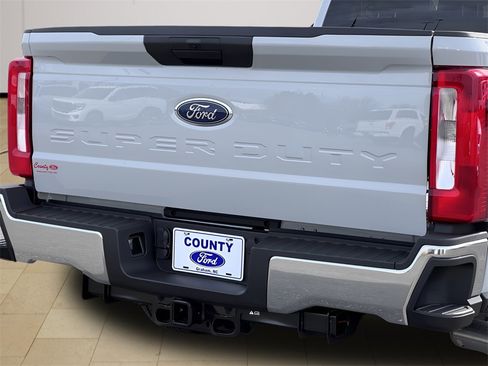 New 2026 Ford F250 XLT image 40