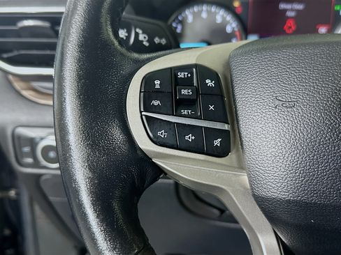 Used 2022 Ford Explorer Limited w/ Equipment Group 301A RWD image 16