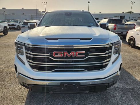Used 2025 GMC Sierra 1500 SLT RWD image 2