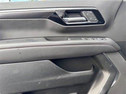 Used 2025 Chevrolet Suburban RST w/ Sun And Tow Package image 14