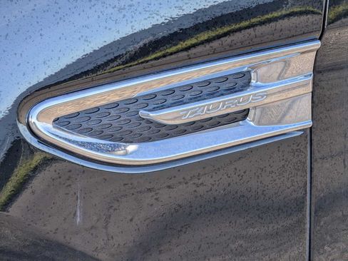 Used 2012 Ford Taurus Limited FWD image 11