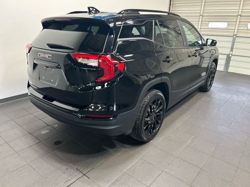 Used 2023 GMC Terrain SLE w/ Driver Convenience Package AWD/4WD image 3