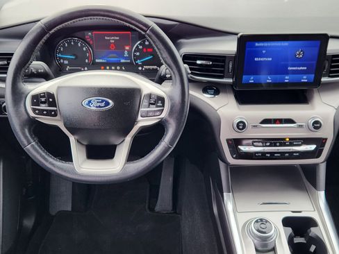 Used 2023 Ford Explorer XLT w/ Equipment Group 202A image 29