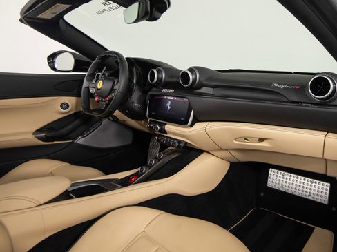 Certified 2022 Ferrari Portofino M image 51