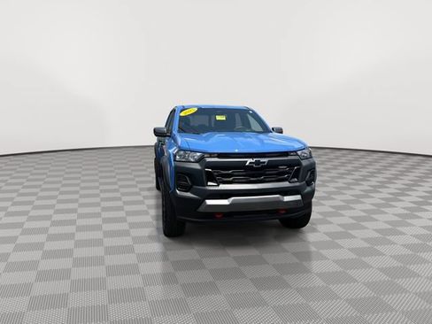 Certified 2025 Chevrolet Colorado Trail Boss AWD/4WD image 3