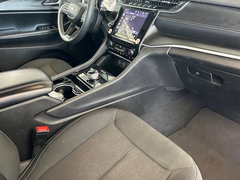 Certified 2023 Jeep Grand Cherokee L Laredo AWD/4WD image 17