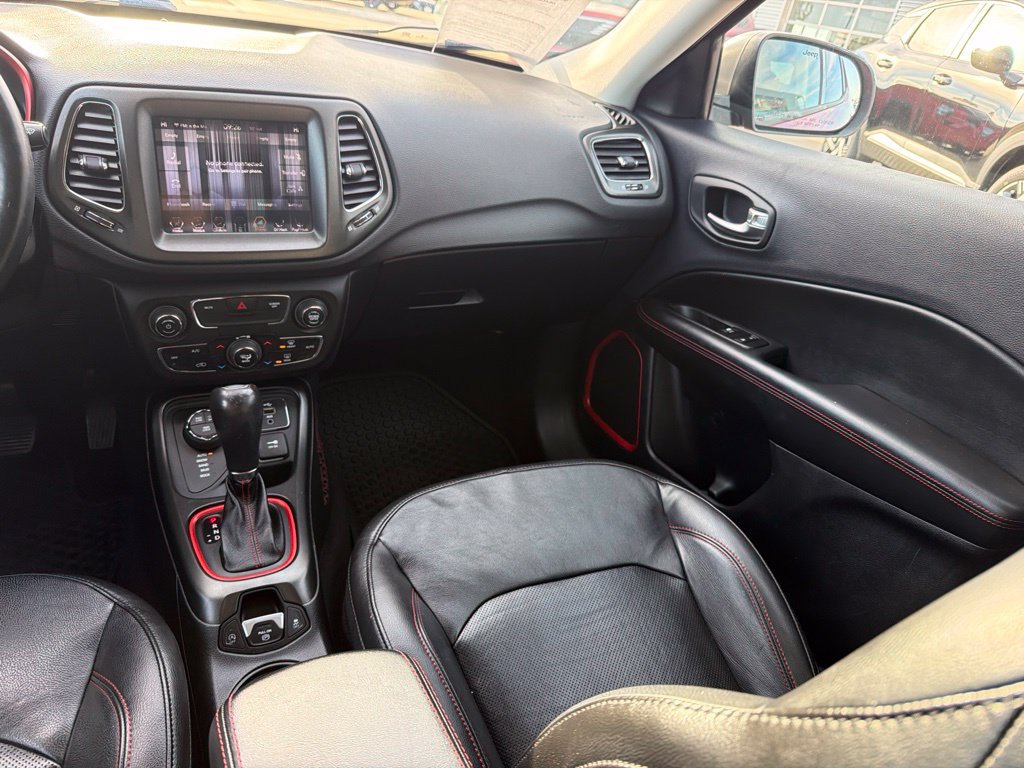 Used 2018 Jeep Compass Trailhawk w/ Leather Interior Group AWD/4WD image 21