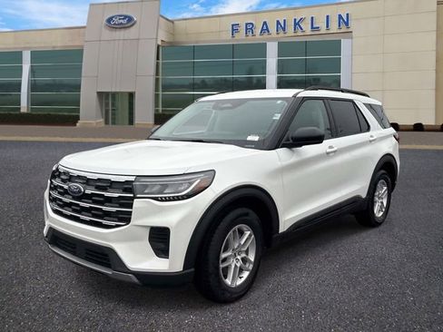 New 2026 Ford Explorer Active RWD image 3