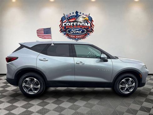 Used 2025 Chevrolet Blazer LT AWD/4WD image 4
