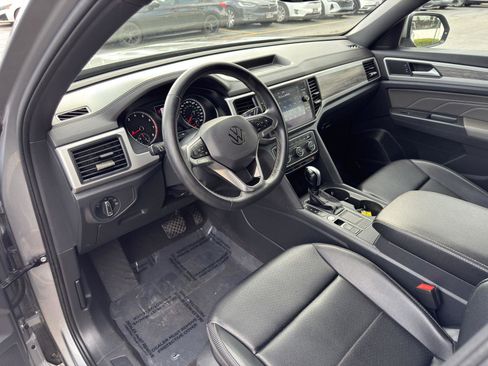Used 2021 Volkswagen Atlas Cross Sport SE FWD image 20