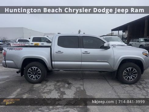 Used 2023 Toyota Tacoma TRD Sport image 4