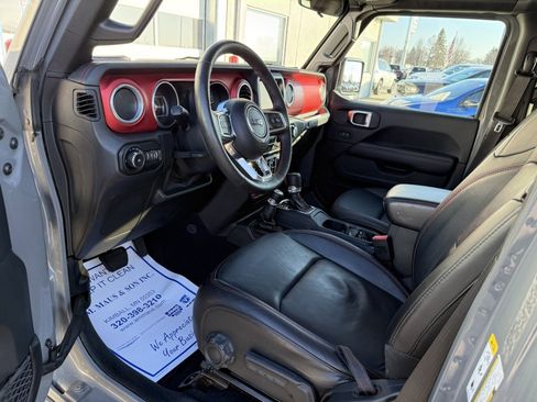 Used 2018 Jeep Wrangler Unlimited Rubicon image 10