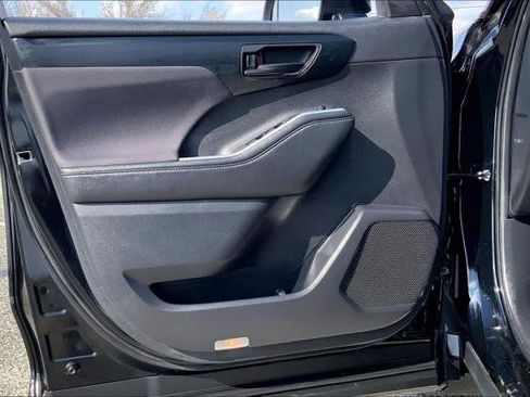 Certified 2024 Toyota Highlander LE image 21