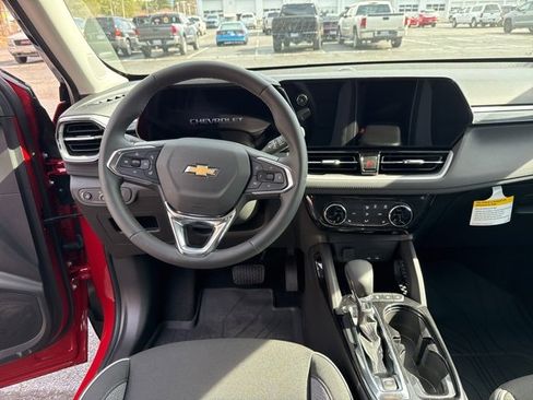 Used 2026 Chevrolet TrailBlazer LT w/ LT Cold Weather Package image 11